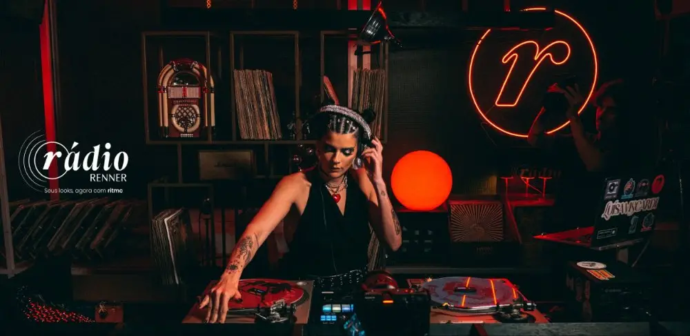 Luísa Viscardi na Rádio Renner por deepbeep