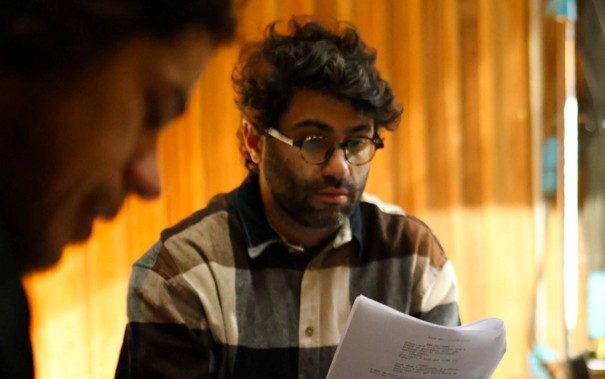 Felipe Novaes em entrevista e playlist para o deepbeep sobre memória, personagens, documentário, música e as histórias que resistem às versões definitivas.