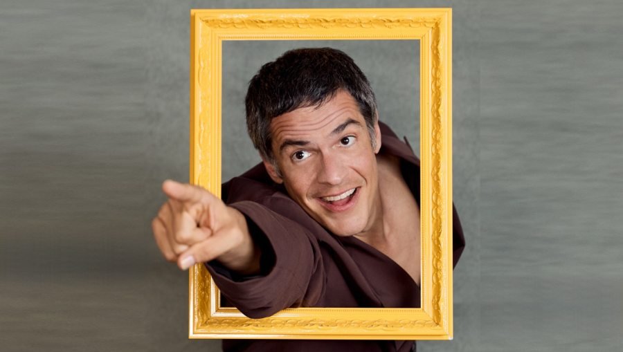 Mateus Solano em foto para entrevista do deepbeep.