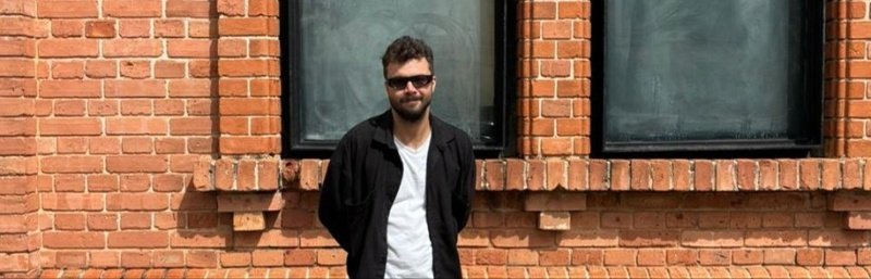 Lucas Menezes, criador da D-AURA, em retrato para entrevista do deepbeep.